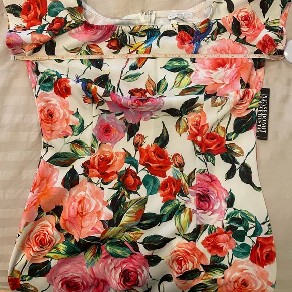 NY&Co Beautiful flowered scuba cocktail dress - Picture 6 of 6